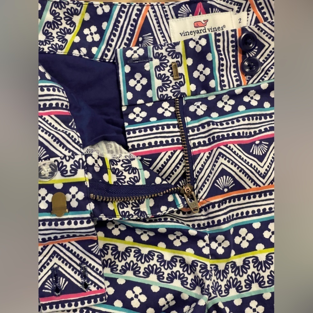 Vineyard Vines Multi Color Multi Pattern Shorts EUC Size 2 - Picture 10 of 10